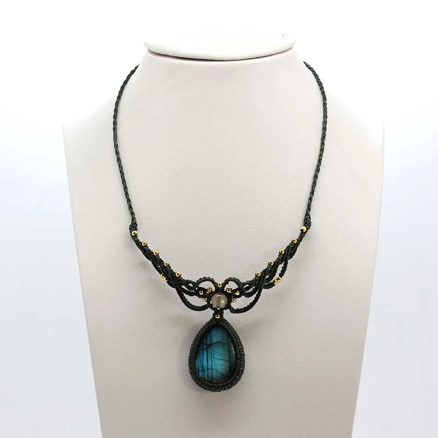 Handmade Rope Braided Macrame Crystal Stone Pendant Necklace For Women Natural Labradorite Weave Adjustable Necklace Jewellery