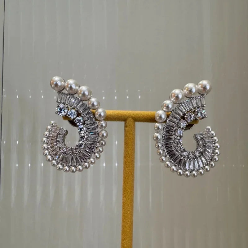 Love pearl necklace, women's light luxury versatile earrings, high-end feeling bracelet jewelry set