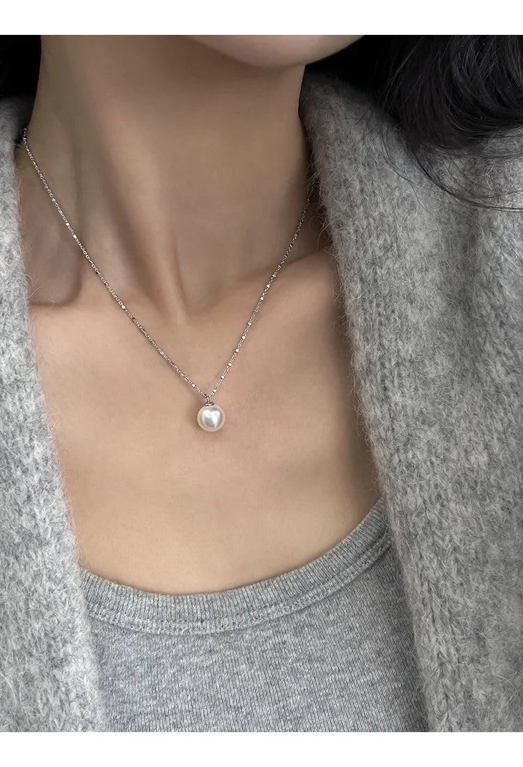 Pearl Necklace for Women 2025 New Style Simple Temperament Collarbone Chain Niche High-end Feeling