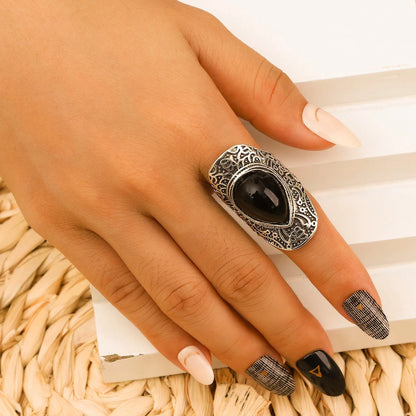 Women's fashionable geometric ring design, retro personality, exaggerated jewelry