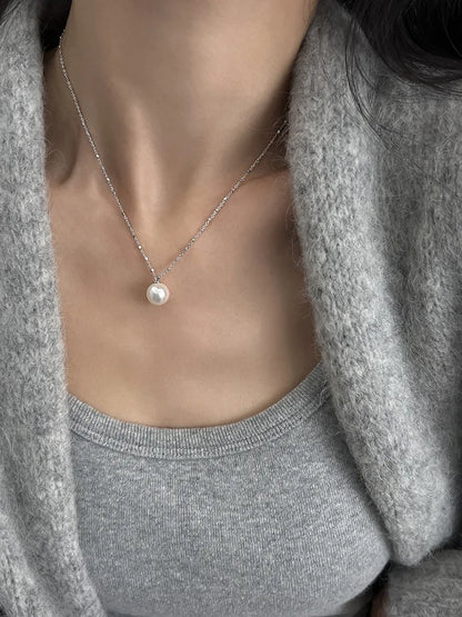 Pearl Necklace for Women 2025 New Style Simple Temperament Collarbone Chain Niche High-end Feeling
