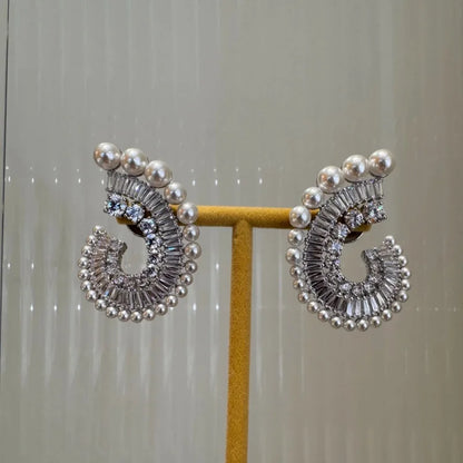 Love pearl necklace, women's light luxury versatile earrings, high-end feeling bracelet jewelry set