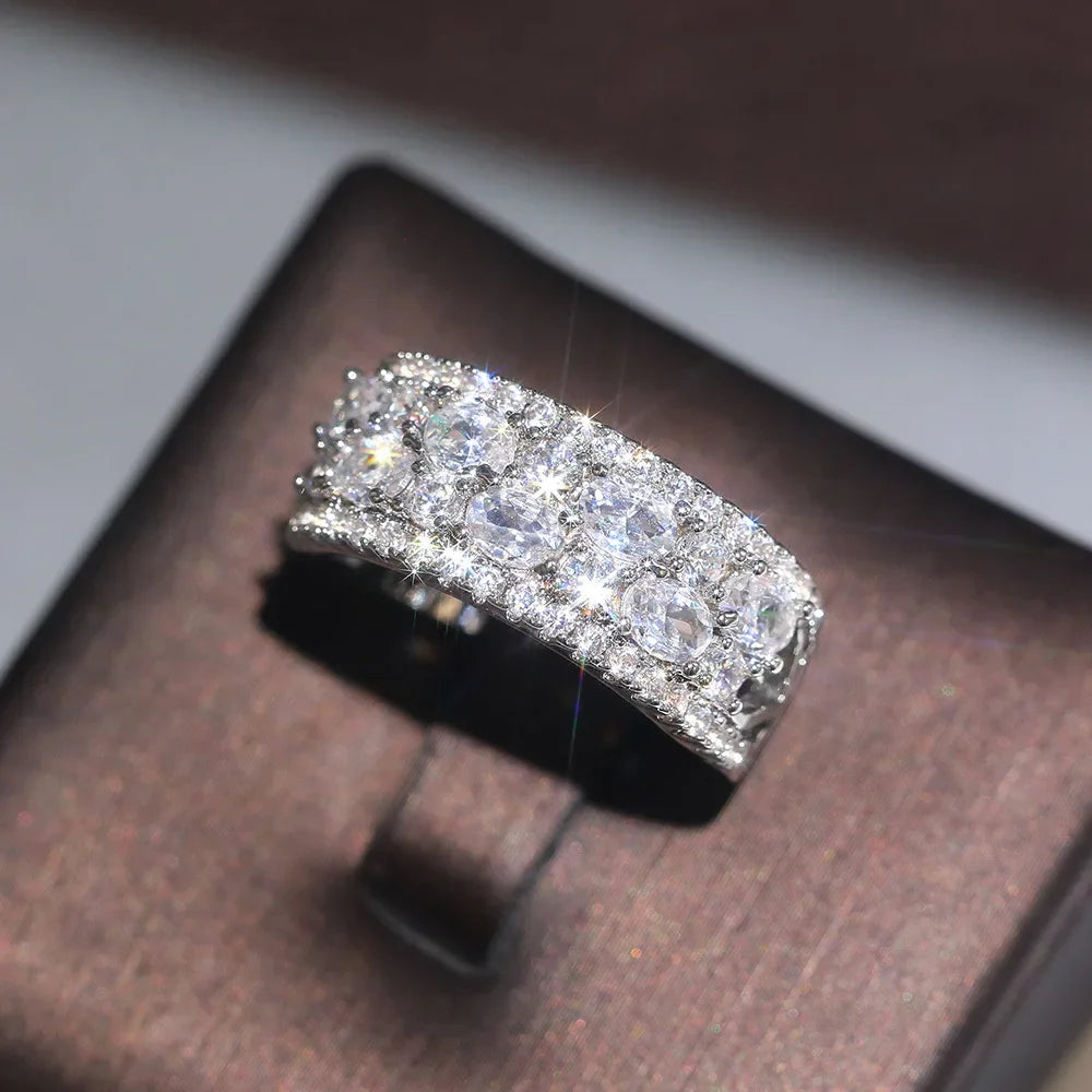 2025 European and American Sparkling Set Zircon Ring Women's Light Luxury Geometric Design Fashion Engagement Jewelry